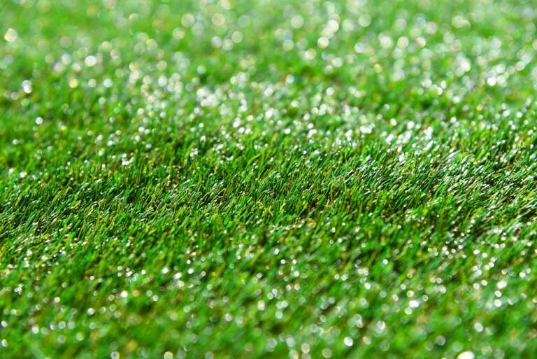 Cancha de tenis de césped sintético: características de esta superficie